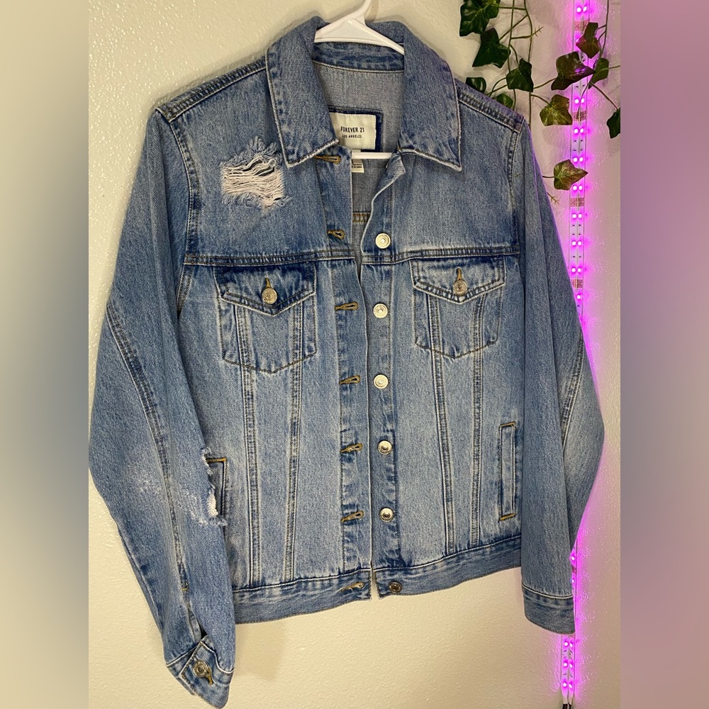 Forever 21 Urban Edge: Medium-Sized Oversized Jean Jacket